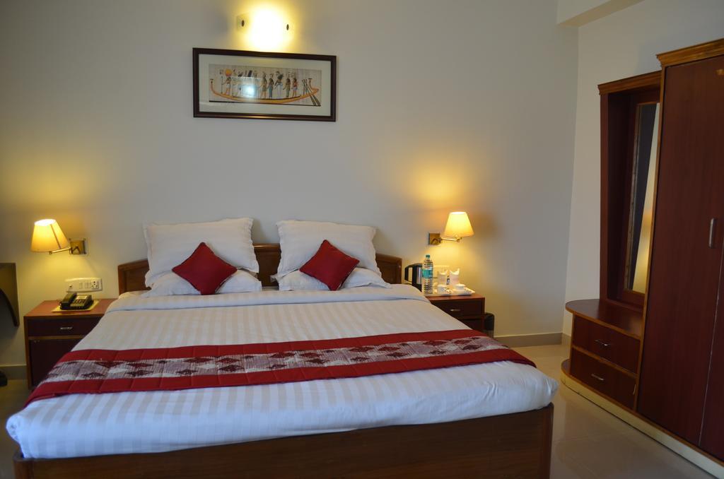 Hotel Rajdhani Regency Guwahati Habitación foto