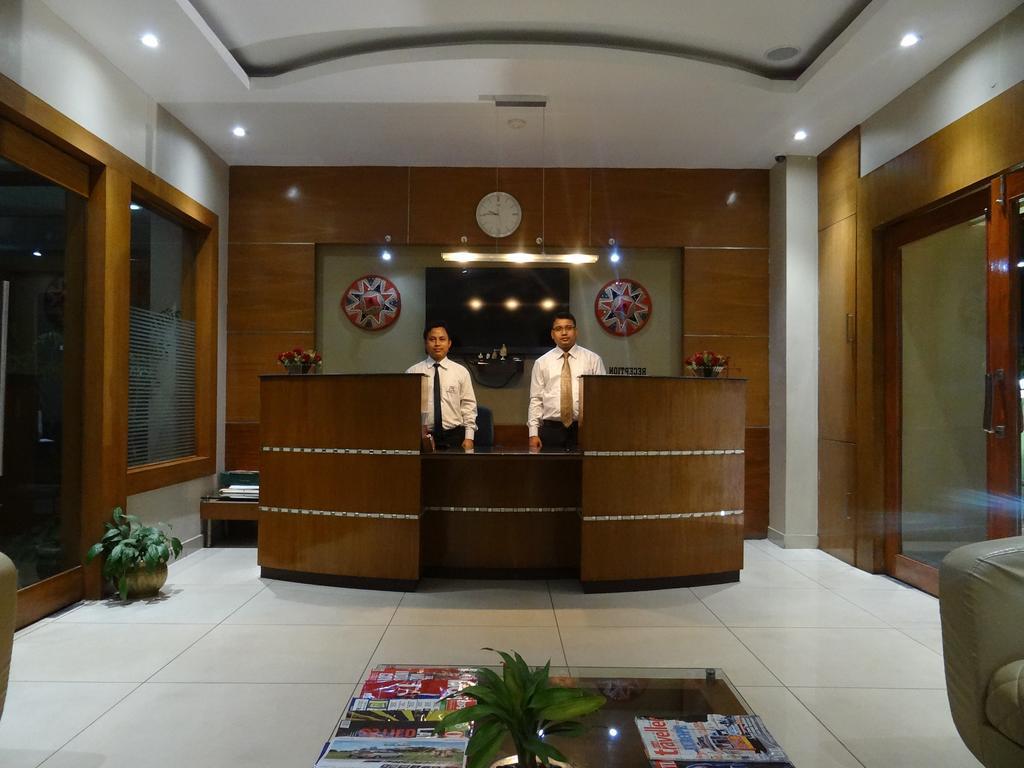 Hotel Rajdhani Regency Guwahati Exterior foto